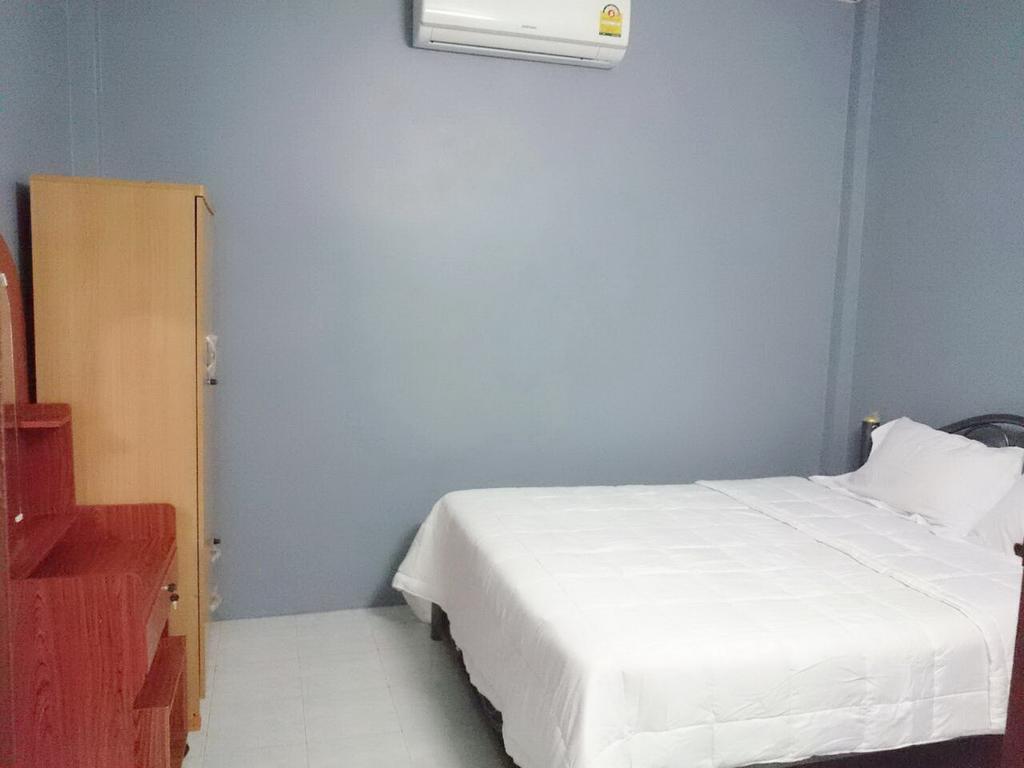 Pasak Holiday Six 2930 Phuket Room photo